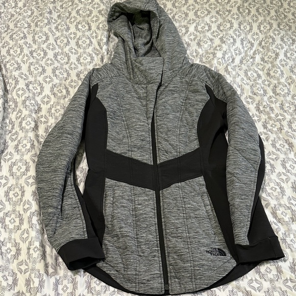 The North Face Women's Heather Gray and Black Ski Jacket - Picture 1 of 3